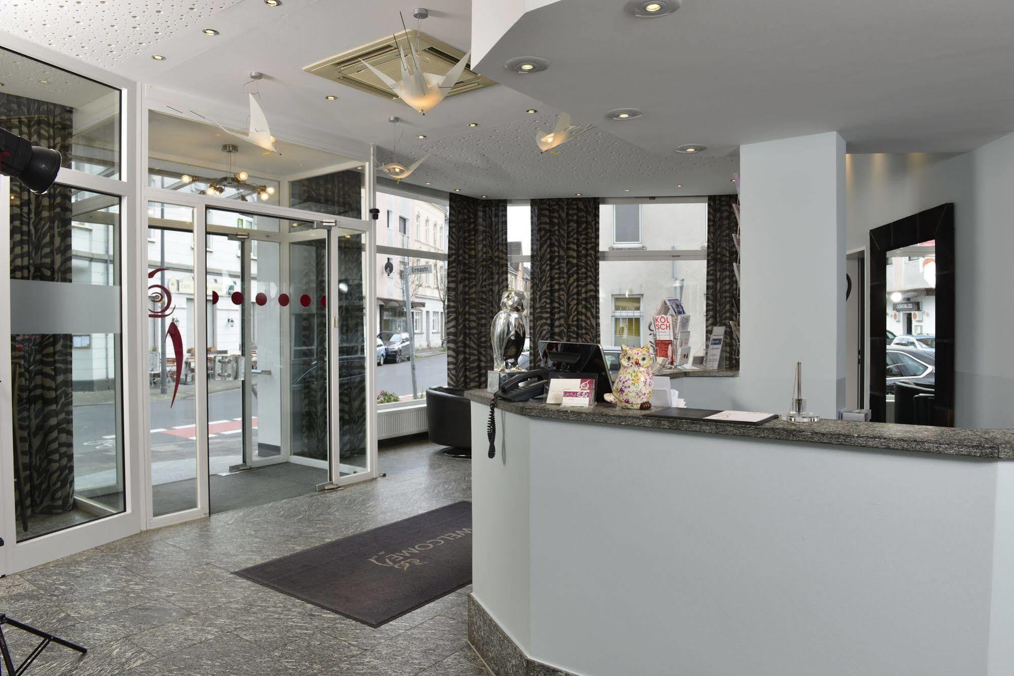 Hotel Uhu Garni Кельн Екстер'єр фото